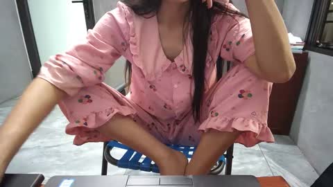 Snapshot of lililove88 chatting on 12-02-25, 12:27 lililove88 online show from 12-02-25, 12:27