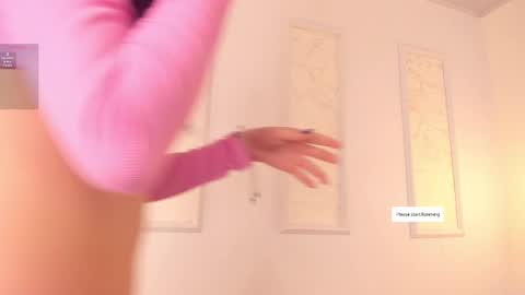 Snapshot of lilily_lv chatting on 09-11-25, 12:16 Lilly online show from 09-11-25, 12:16