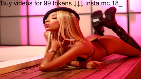 Snapshot of lilipinkette chatting on 12-20-24, 04:53 Lili online show from 12-20-24, 04:53