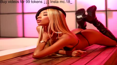 Snapshot of lilipinkette chatting on 12-27-24, 06:46 Lili online show from 12-27-24, 06:46