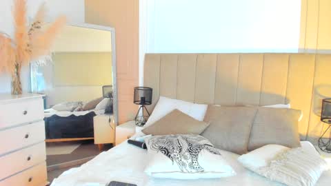 Snapshot of lilipinkette chatting on 02-02-25, 04:15 Lili online show from 02-02-25, 04:15