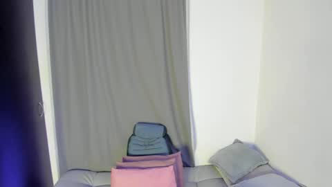 Snapshot of lilirouse chatting on 09-24-25, 09:01 lilirouse online show from 09-24-25, 09:01