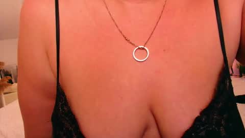 Snapshot of lilit_1love chatting on 09-23-25, 05:21 Lilit online show from 09-23-25, 05:21