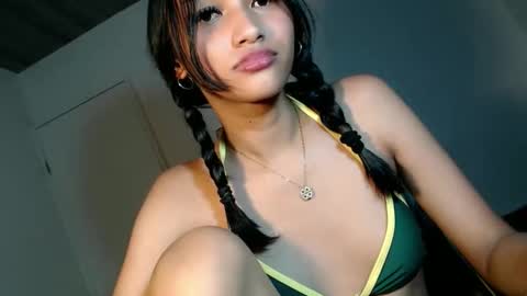 Chloe online show from 02-12-26, 12:33