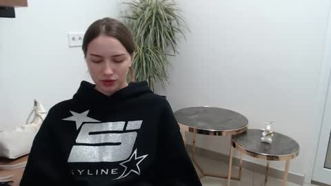 lilit_sweet_ online show from 10-28-25, 10:52