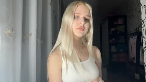 Snapshot of lilith_butterfly chatting on 03-09-26, 04:11 Lilly online show from 03-09-26, 04:11