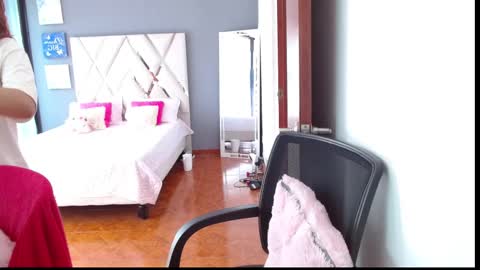 Snapshot of lilith_cut3 chatting on 12-16-25, 08:14 lili online show from 12-16-25, 08:14