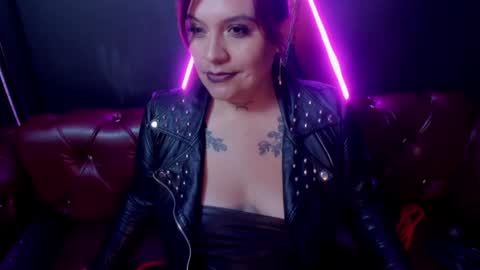 Snapshot of lilith_levonee_ chatting on 12-03-24, 06:04 Lilith online show from 12-03-24, 06:04