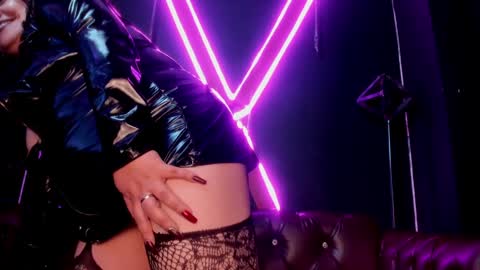 Snapshot of lilith_levonee_ chatting on 12-21-24, 06:41 Lilith online show from 12-21-24, 06:41