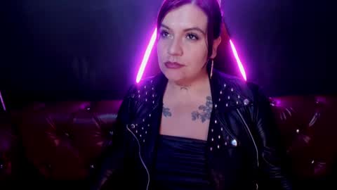 Snapshot of lilith_levonee_ chatting on 12-29-24, 09:17 Lilith online show from 12-29-24, 09:17