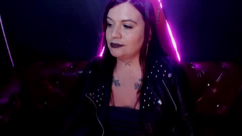 Snapshot of lilith_levonee_ chatting on 12-29-24, 12:23 Lilith online show from 12-29-24, 12:23