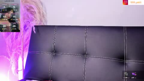 Snapshot of lilith_petit_ chatting on 06-19-26, 08:34 Lili petit online show from 06-19-26, 08:34