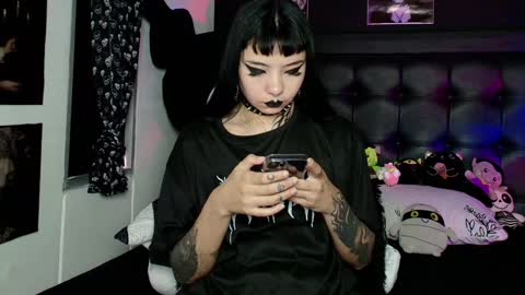   online show from 02-03-25, 09:18