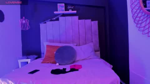 Snapshot of lilithmuller_new chatting on 01-06-26, 07:17 Lili online show from 01-06-26, 07:17