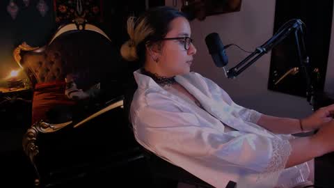 lilithmystic01 online show from 01-22-25, 04:44