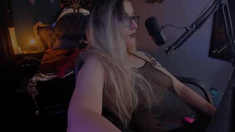 lilithmystic01 online show from 01-26-25, 04:09