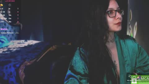 lilithmystic01 online show from 05-09-26, 01:16