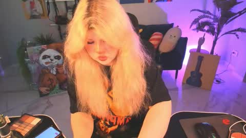 LilithNelson online show from 10-25-25, 06:35