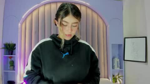 Snapshot of lilithsmith__ chatting on 11-11-25, 11:32 lilithsmith__ online show from 11-11-25, 11:32