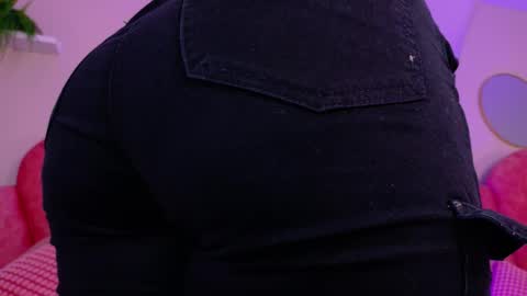 Snapshot of lilithsmith__ chatting on 11-17-25, 11:38 lilithsmith__ online show from 11-17-25, 11:38