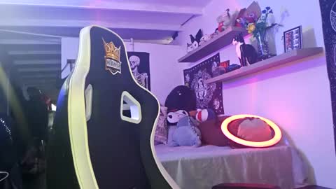 Snapshot of lilithstar_666 chatting on 10-04-25, 10:30 Lilith morningstar Independent Model Helpme to reach 100 likes online show from 10-04-25, 10:30