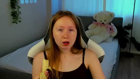 Snapshot of lilitiny chatting on 08-04-26, 03:32 Lili Tiny GMT2 3-10AM MonTueWedThuSat online show from 08-04-26, 03:32