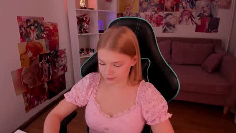 Snapshot of lilitrosen chatting on 09-24-25, 05:38 lilitrosen online show from 09-24-25, 05:38