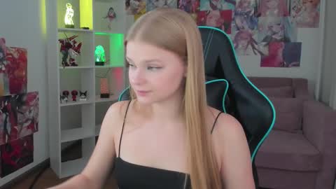 Snapshot of lilitrosen chatting on 10-03-25, 06:27 lilitrosen online show from 10-03-25, 06:27