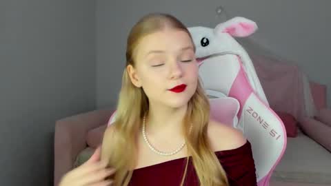 Snapshot of lilitrosen chatting on 10-13-25, 05:35 lilitrosen online show from 10-13-25, 05:35