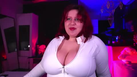 Snapshot of liliya_moon chatting on 01-15-26, 04:50 Liliya moon online show from 01-15-26, 04:50