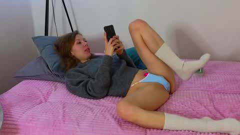 Snapshot of lill_mary chatting on 12-15-24, 10:50 Maria online show from 12-15-24, 10:50