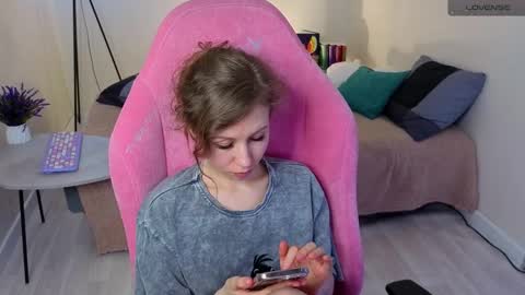 Snapshot of lill_mary chatting on 02-20-25, 10:05 Maria online show from 02-20-25, 10:05