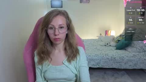 Snapshot of lill_mary chatting on 09-22-25, 03:30 Maria online show from 09-22-25, 03:30