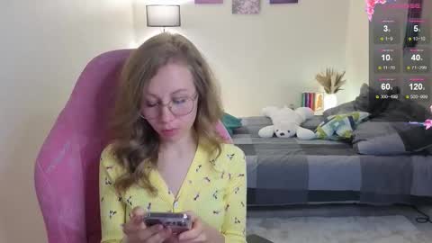 Snapshot of lill_mary chatting on 10-10-25, 02:21 Maria online show from 10-10-25, 02:21