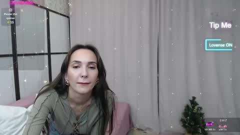 Snapshot of lillian_clark7 chatting on 12-27-24, 06:10 Lillian online show from 12-27-24, 06:10