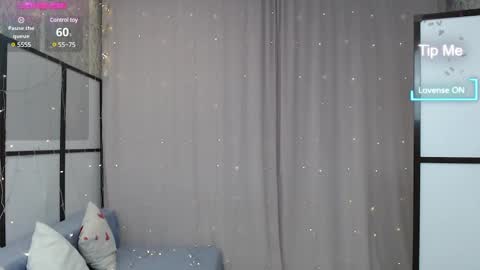 Snapshot of lillian_clark7 chatting on 02-12-25, 07:44 Lillian online show from 02-12-25, 07:44