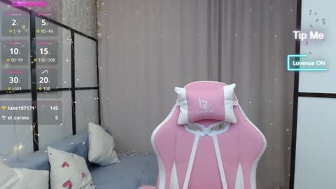 Snapshot of lillian_clark7 chatting on 02-15-25, 11:06 Lillian online show from 02-15-25, 11:06