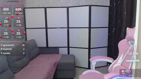 Snapshot of lillian_clark7 chatting on 03-03-25, 10:17 Lillian online show from 03-03-25, 10:17