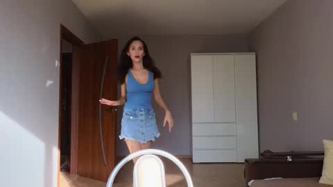 Snapshot of lillian_clark7 chatting on 10-05-25, 05:17 Lillian online show from 10-05-25, 05:17