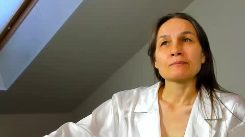 lillian_white1 online show from 02-01-25, 10:26