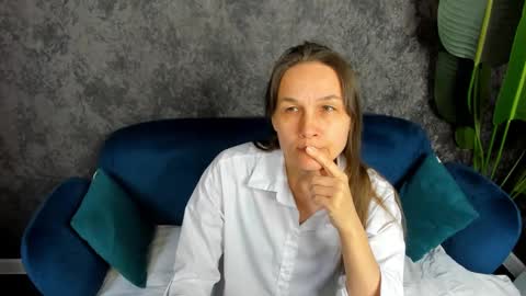 lillian_white1 online show from 02-23-25, 07:22