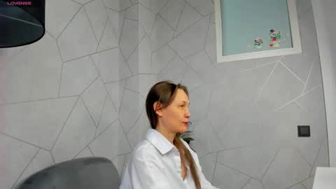 lillian_white1 online show from 03-11-25, 07:26