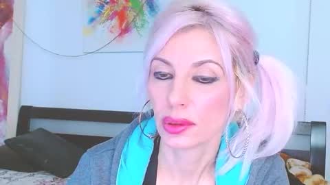 Lara online show from 02-25-25, 11:33