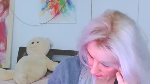 Snapshot of lillianasara chatting on 02-02-26, 01:37 Lara online show from 02-02-26, 01:37