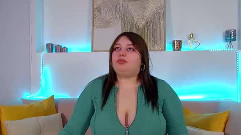 Snapshot of lillianhaig chatting on 03-03-25, 10:10 LillianHaig online show from 03-03-25, 10:10