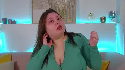 Snapshot of lillianhaig chatting on 03-08-25, 06:58 LillianHaig online show from 03-08-25, 06:58