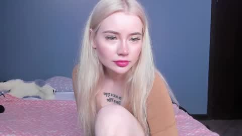 lillie_berry online show from 05-15-26, 04:52