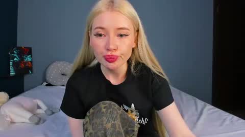 lillie_berry online show from 06-30-26, 05:19