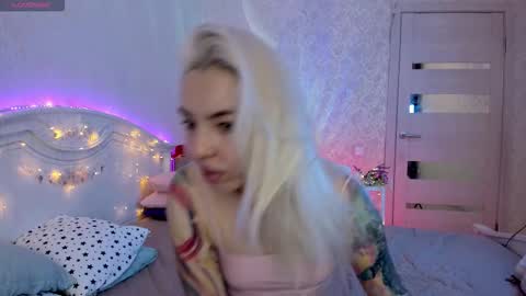 LilliMoore online show from 09-29-25, 11:20