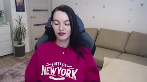 lilliyves online show from 05-31-26, 04:36